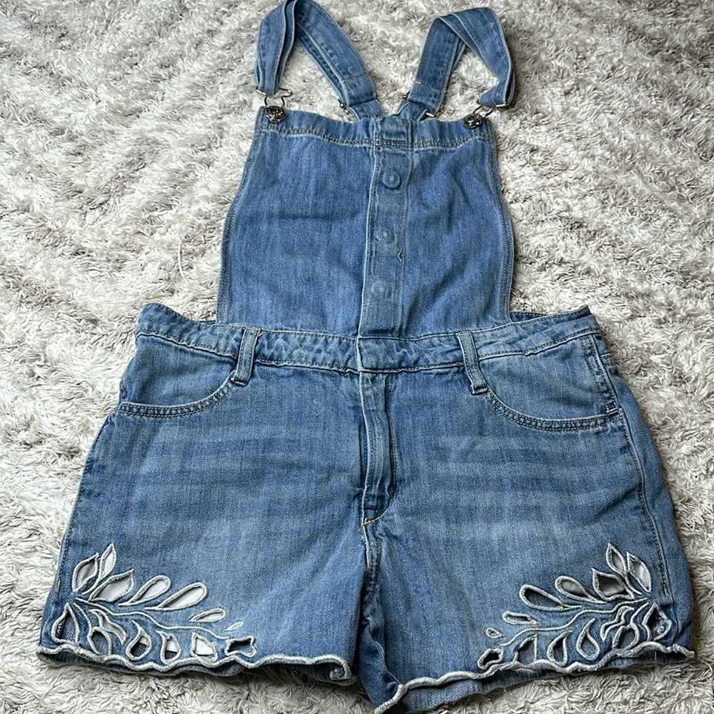 & Denim short overalls 14 plus years on size xs shorts have got embroidery,